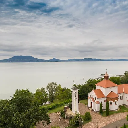 - Balaton 18403 * Balatonfenyves